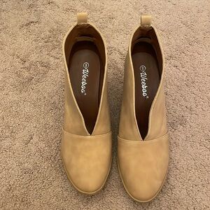 Women’s camel booties